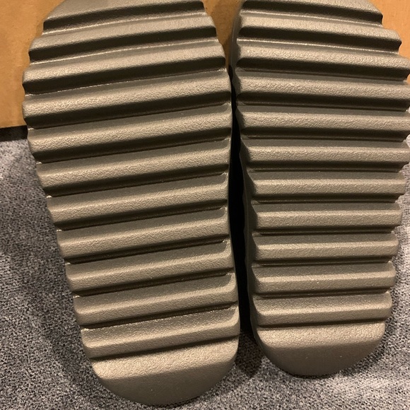 Youth size 3 black Yeezy slides - Picture 2 of 3